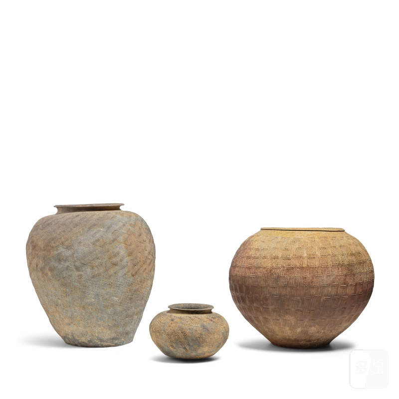 西周 或爲中國南方 灰陶印紋罐兩件 | A GROUP OF THREE STONEWARE JARS
